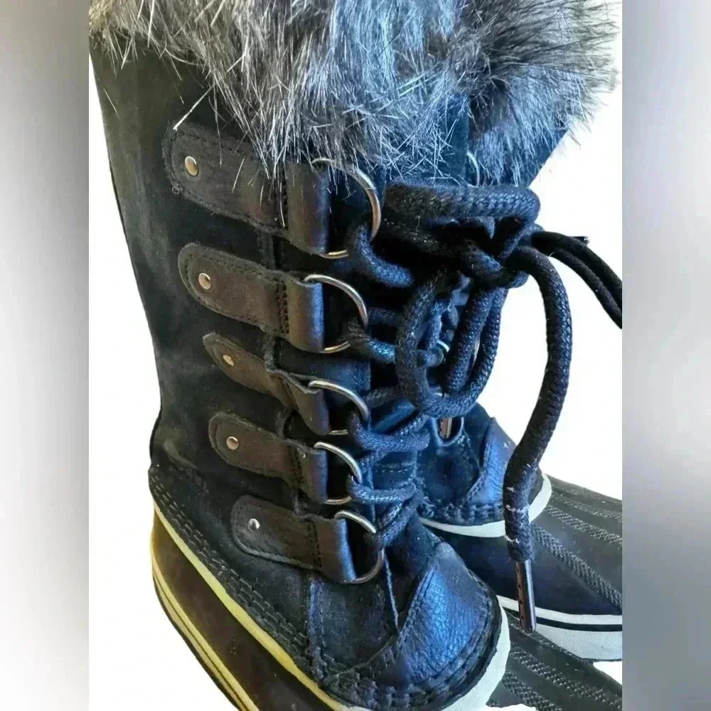 SOREL Joan of Arctic Boots in Black/Quarry